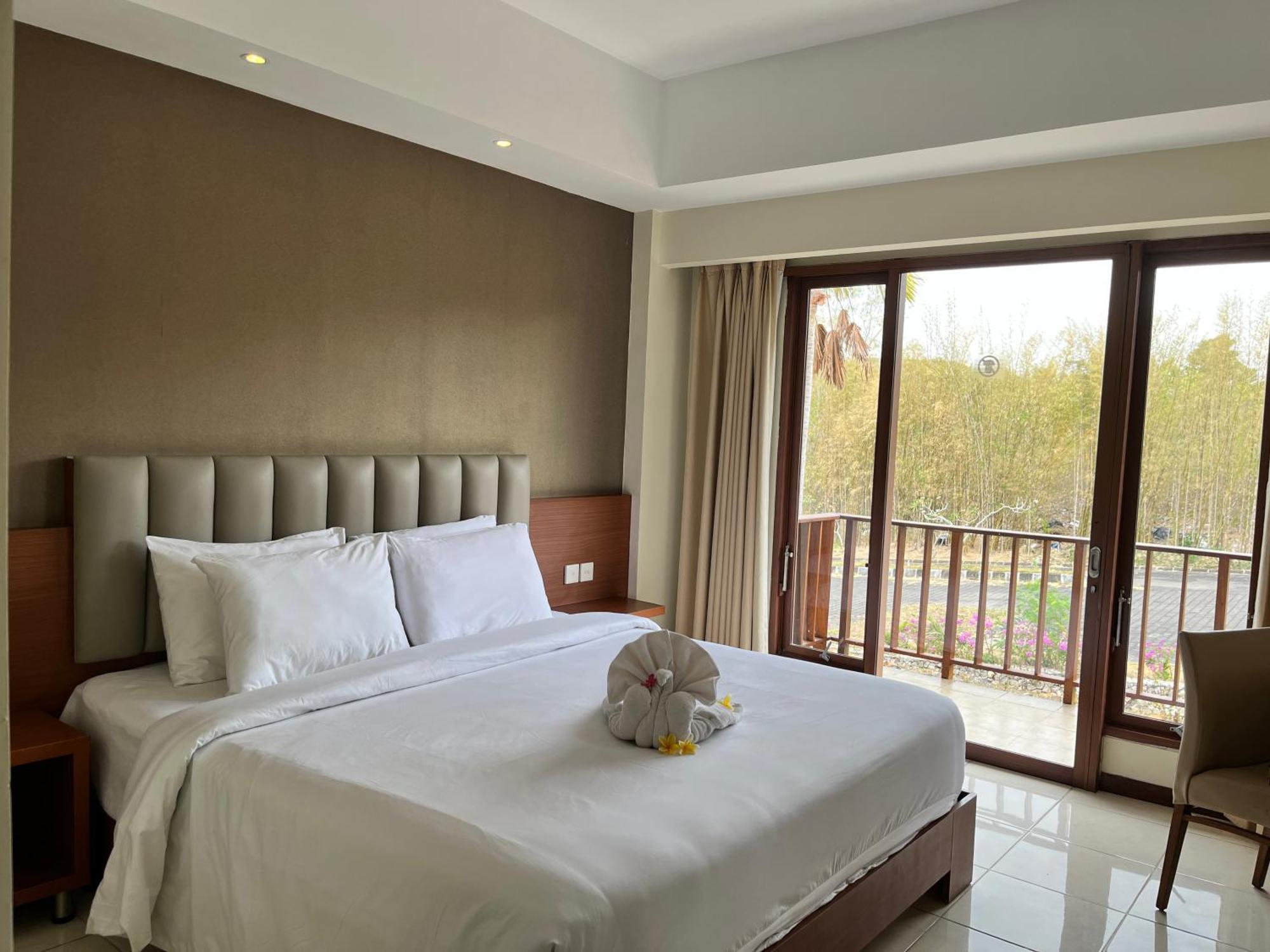 New Kuta Hotel By Lorin Uluwatu Kültér fotó