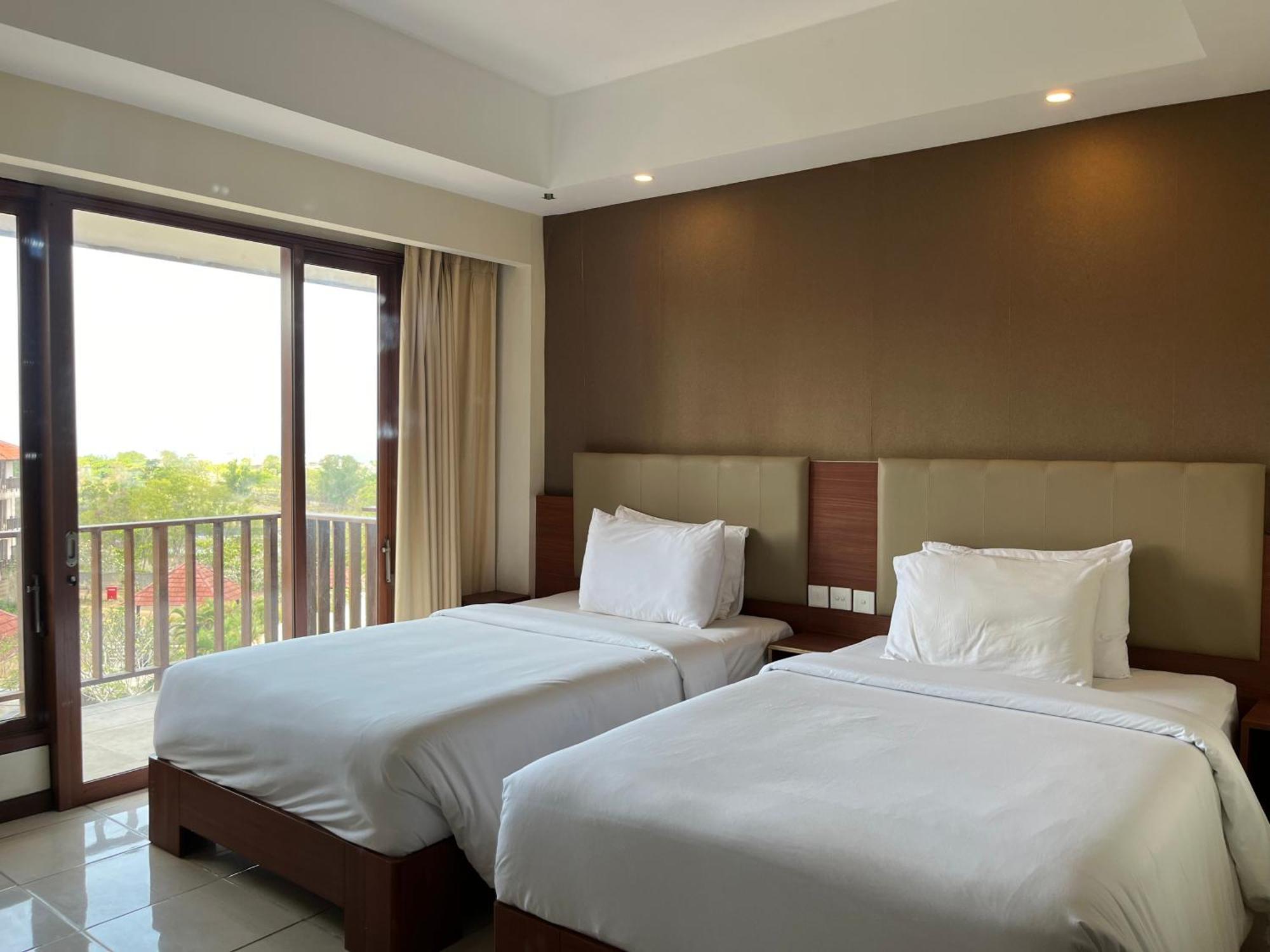 New Kuta Hotel By Lorin Uluwatu Kültér fotó